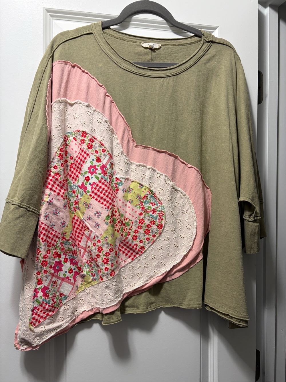 easel Olive Green Short Sleeve Top with Pink Patchwork Heart